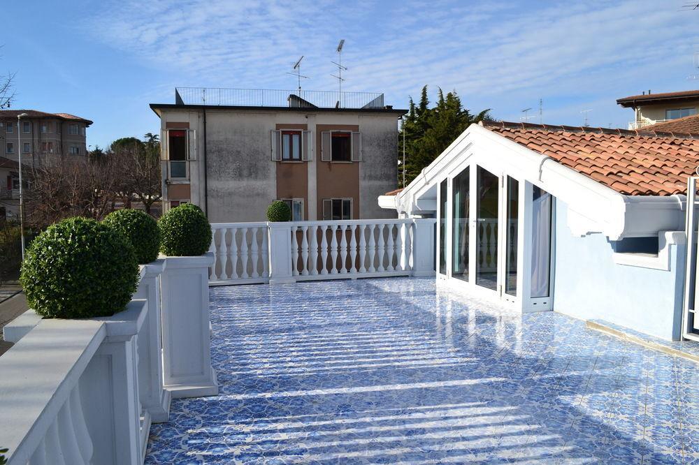 B And B Della Mimosa Desenzano del Garda Zewnętrze zdjęcie